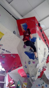 Vroni beim Bouldern